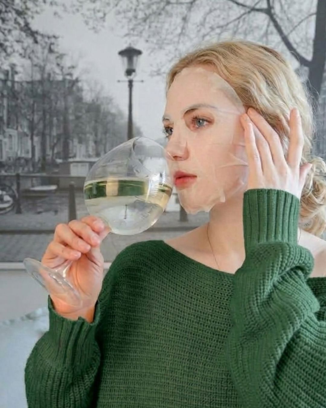 Skincare for Cold Weather Travel: Keeping Your Glow on Autumn Getaways